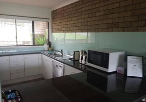 Batehaven - Pool, Beach, WIFI, Linen, Netflix & Fox Sports