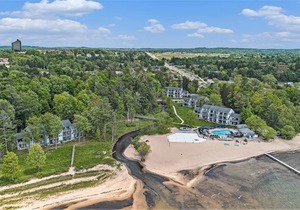 🏖️ Bay View Couples Retreat @ The Shores | Wow Views | Direct Beach Access ➠ 5586