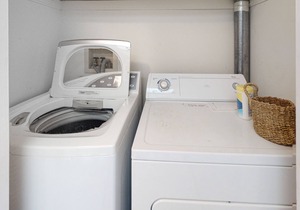 Bayberry Woods Home Near the Beach w/Shared Pool, Private W/D, Free WiFi