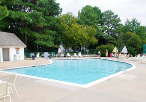 Bayberry Woods Home Near the Beach w/Shared Pool, Private W/D, Free WiFi