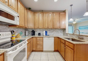 Bayside Condo w/Balcony & Amazing Shared Pools, Hot Tub, Golf, Tennis, Fitness