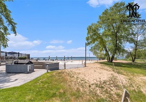 🏖️ Bayview Studio Retreat @ The Shores | Private Deck + Beach Access ➠ 5606