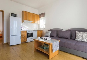 Beach front apartment in Makarska