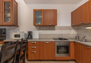 Beach front apartment in Njivice with WiFi