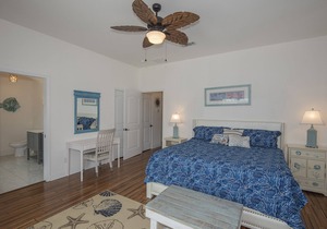 Beachfront 4 Bedrm 3.5 Bath Spectacular Banana Bay Townhome On the Intracoastal