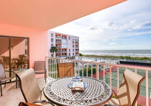 Beachfront Beauty with Private Balcony, Pool, Tennis, Hot Tub, FREE Activities! ~ 210 Reef Club