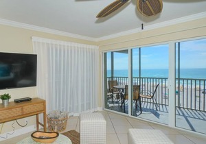 Beachfront Condo - 2-Bedroom - Luxury - Directly on Crescent Beach