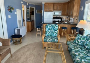 Beachfront Corner and panoramic view of beach and Gulf of Mexico below (2314)