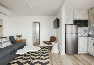 Beachfront Cottage (106)