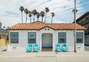 Beachfront Cottage (106)