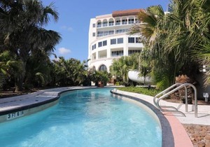 Beachfront Laid Back and Luxurious Diamond Beach Condo - Amazing Pools Amenities