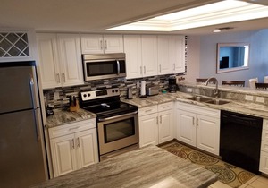 BEACHFRONT PENTHOUSE CONDO w/Vaulted Ceilings SUNTIDE II 506. Amazing GULF VIEW