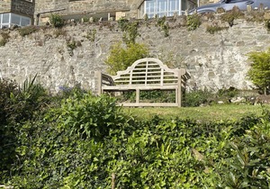 Beachside 2-Bed - Sleeps 4, Parking & Pet Friendly