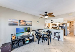 Beachside Comfort Awaits—Dog-Friendly Stay With Patio, Pool, And Hot Tub