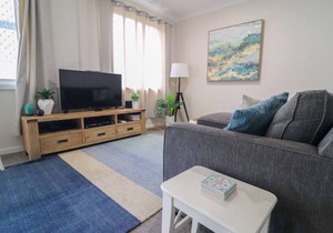 Beachside Cottage across from Blacksmiths Beach