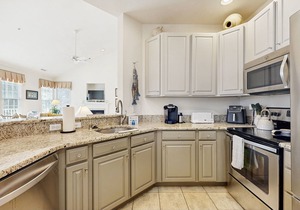 Bear Trap Dunes 2nd floor condo w/free WiFi, basketball court, and gym