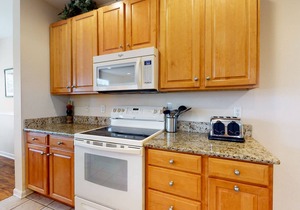 Bear Trap Dunes end townhouse w/pool table, shared pools and fitness room