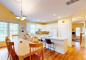 Bear Trap Dunes townhouse w/fireplace, basketball court, tennis court, WiFi