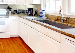 Bear Trap Dunes townhouse w/gym, pool, free WiFi, and golf on-site