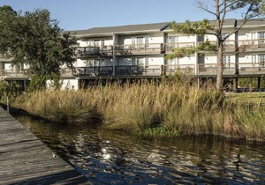 Beautiful 1 bedroom unit at resort, sleeps 8