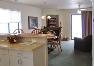 Beautiful 2 bedroom unit at resort, sleeps 6