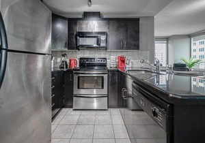 Beautiful 2bd Condo Patio Gym Parking location