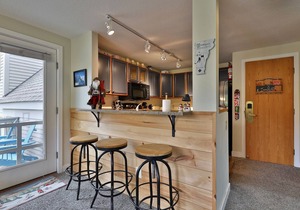 Beautiful 2BR/2BA Fall Line Condo w/Mountain Views, Pool, Hot Tub, Sauna, Shuttle. G2B