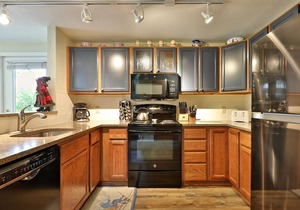 Beautiful 2BR/2BA Fall Line Condo w/Mountain Views, Pool, Hot Tub, Sauna, Shuttle. G2B