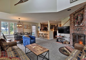 Beautiful 2BR/2BA Fall Line Condo w/Mountain Views, Pool, Hot Tub, Sauna, Shuttle. G2B