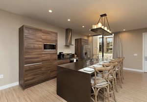 Beautiful 3B/R Townhome Villa, Free Wi-Fi & Parking, 2 miles from Disney