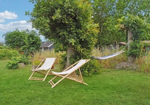 Beautiful and spacious cottage near the beach.