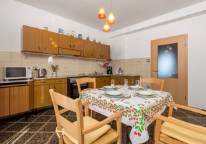 Beautiful apartment in Viskovo with WiFi