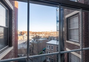 Beautiful Brookline Studio w/Gym, steps to Green Line, by Blueground
