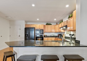 Beautiful Condo Just steps to Ocean at the Grand Victorian