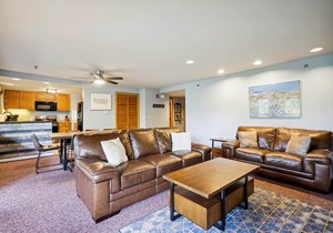 Beautiful decorated Condo, pool, hot tub, great Killington Views - Highridge B6
