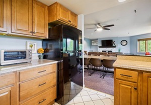 Beautiful decorated Condo, pool, hot tub, great Killington Views - Highridge B6