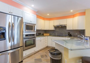 Beautiful Direct Ocean Front 2 bedroom w/ private balcony