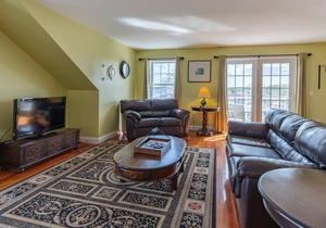 Beautiful Direct Ocean Front 2 bedroom w/ private balcony