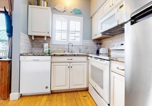 Beautiful efficiency by the beach w/ an indoor pool, shared tennis, & free WiFi