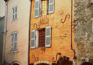 Beautiful four double bedrooms village house