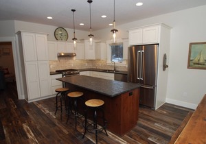 Beautiful Gull Lake Cottage at Quarterdeck Resort