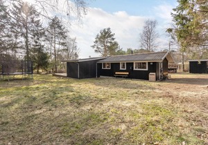 Beautiful home in Ebeltoft with kitchen