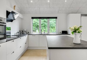 Beautiful home in Græsted with WiFi