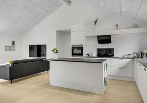 Beautiful home in Græsted with WiFi