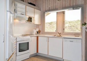 Beautiful home in Hvide Sande with WiFi
