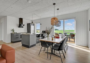 Beautiful home in Løgstrup with kitchen