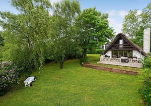Beautiful home in Løgstrup with WiFi