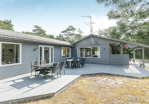 Beautiful home in Nexø with WiFi
