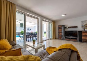 Beautiful Home In Novalja