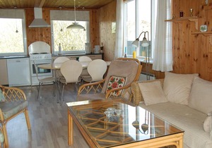 Beautiful home in Rømø with kitchen